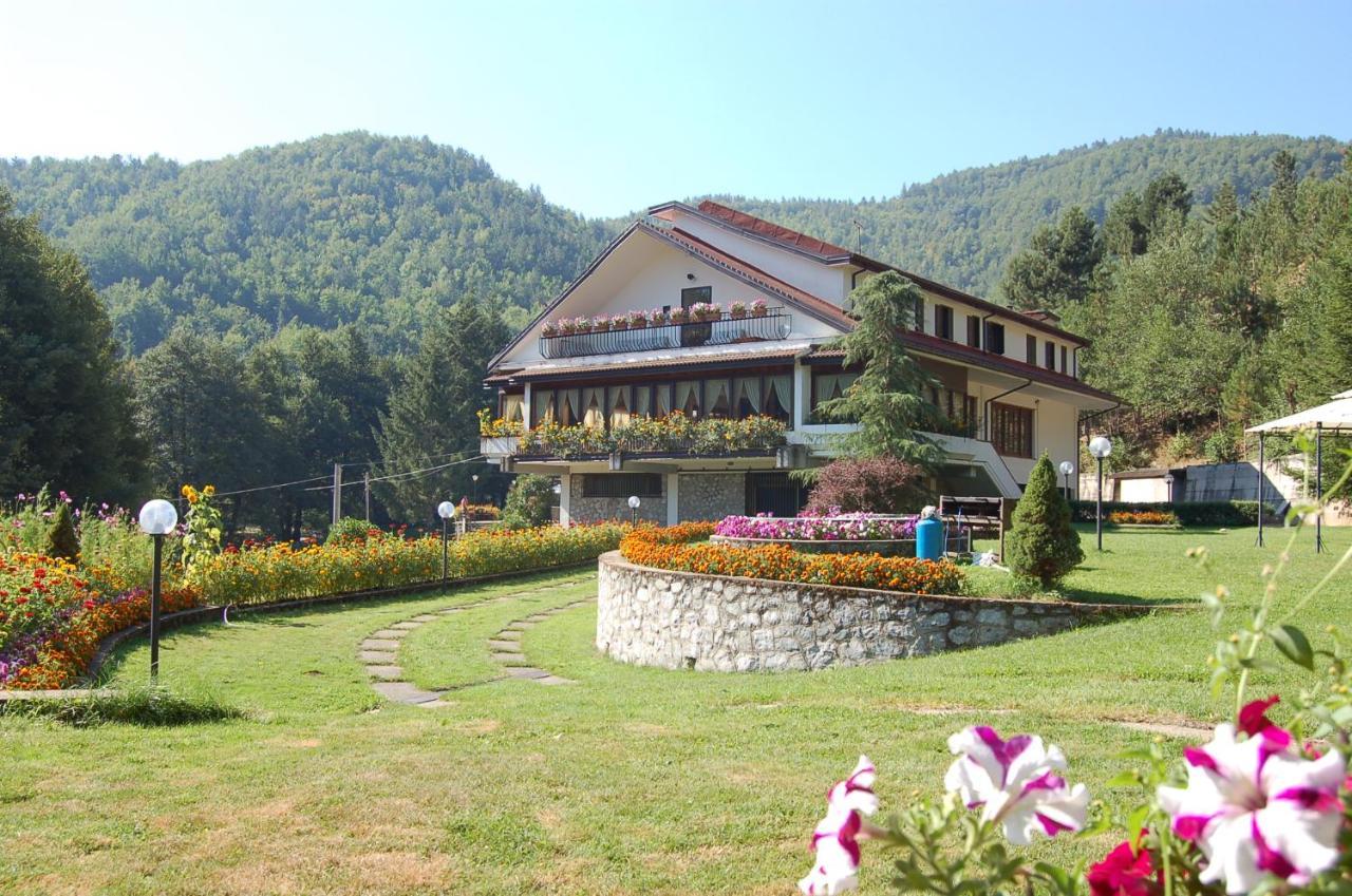 Hotel Lo Sciatore Cotronei Dış mekan fotoğraf