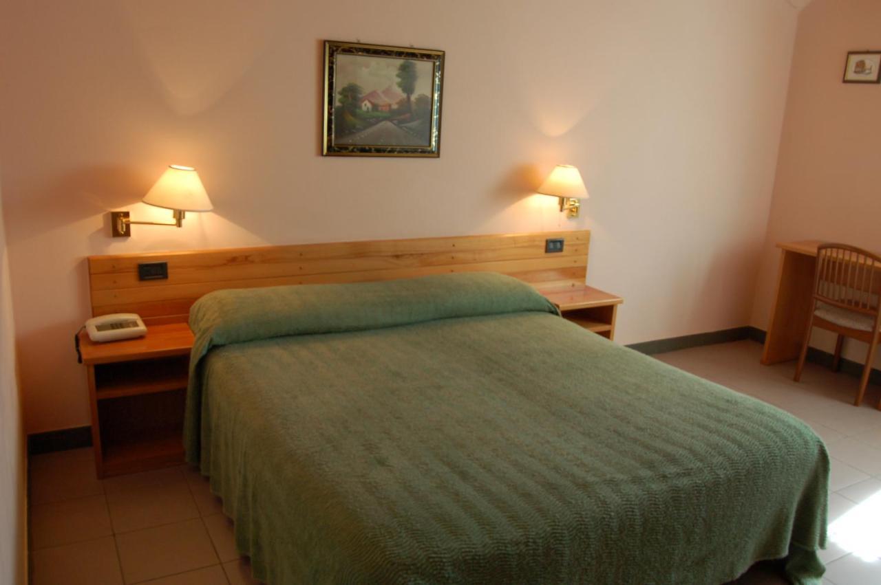 Hotel Lo Sciatore Cotronei Dış mekan fotoğraf