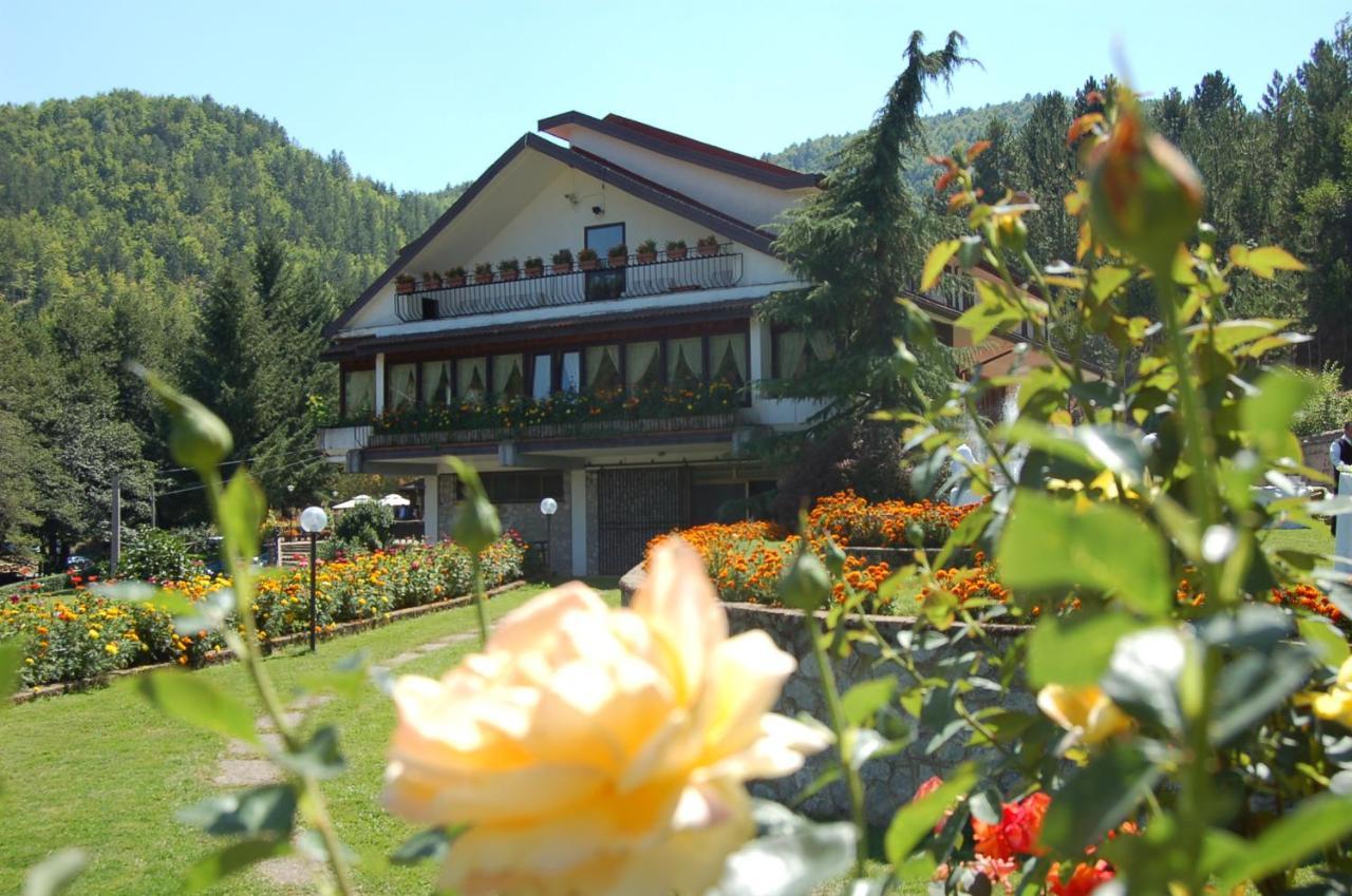 Hotel Lo Sciatore Cotronei Dış mekan fotoğraf